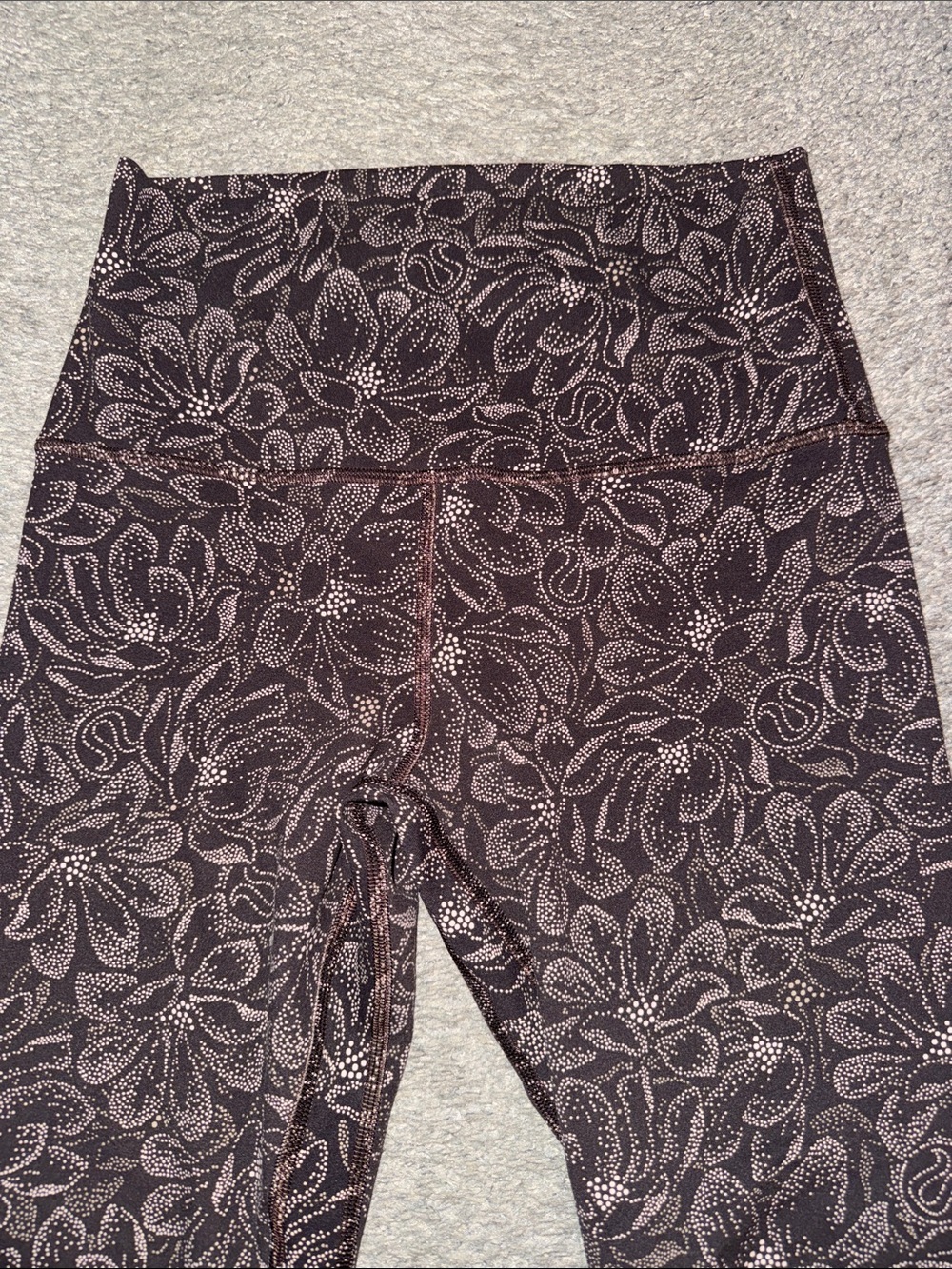 lululemon athletica Black Top with Light Pink Dot Floral Print - Picture 2 of 4